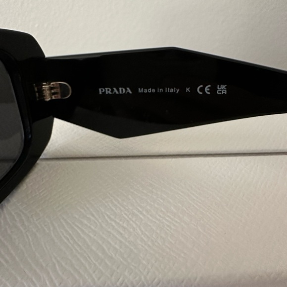 Prada Symbole sunglasses - Picture 6 of 11